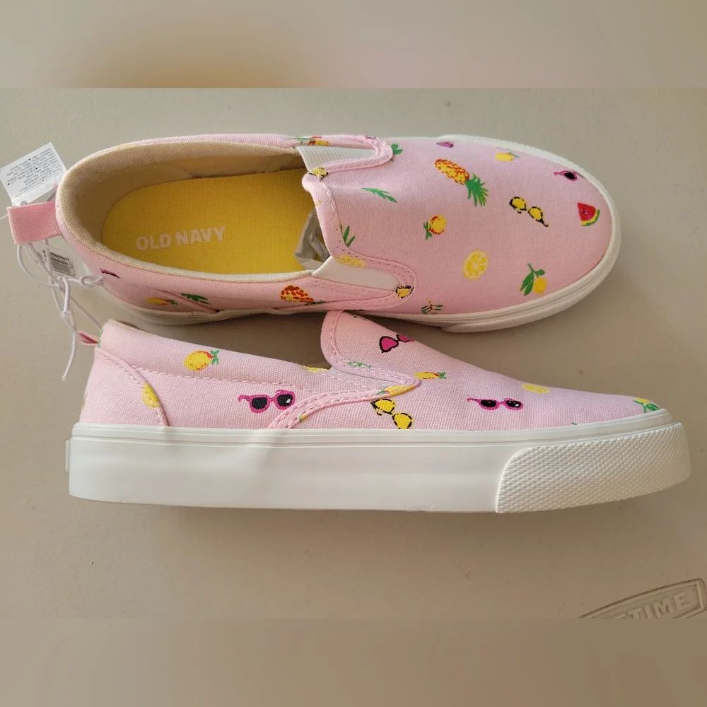 NWT Canvas Slip On Sneakers  Girls 1Y (Little Girl)  Old Navy